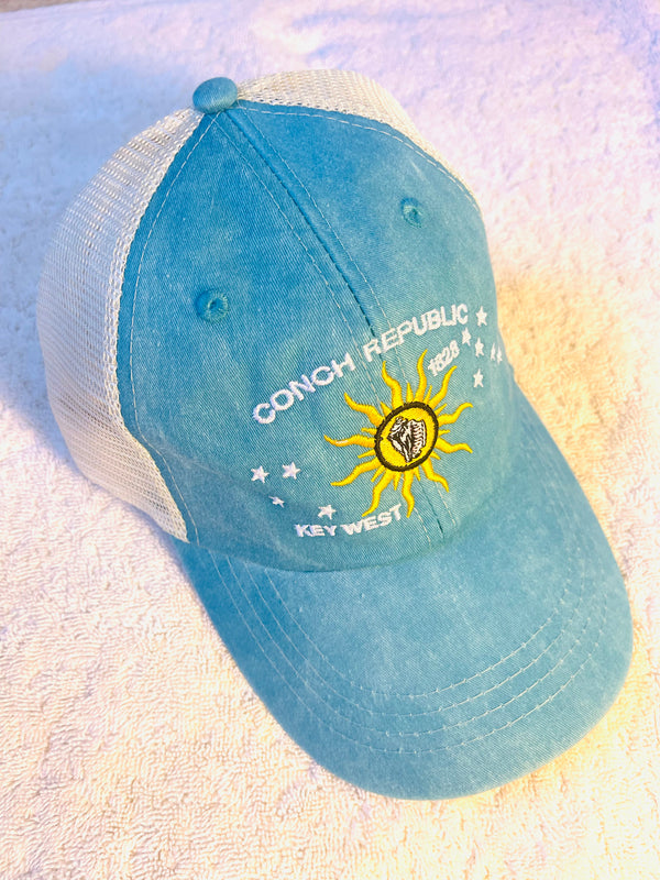 Conch republic Caribbean blue/white trucker cap